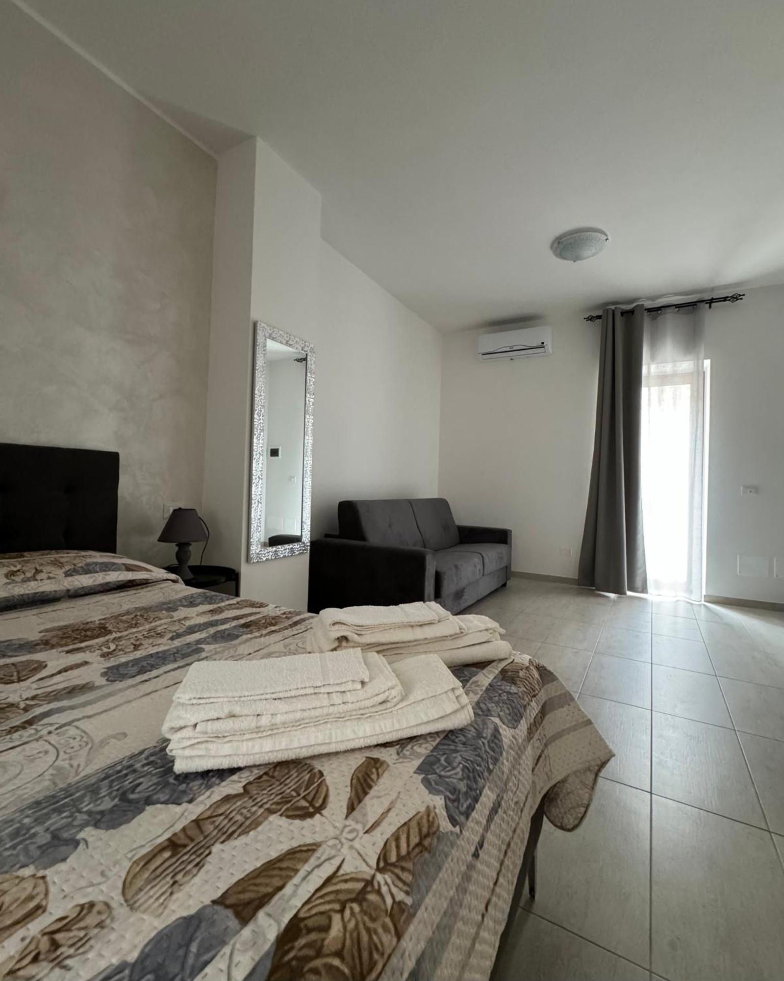 Il Palazzo Dell'Alto Prelato Hotel Fondi Buitenkant foto