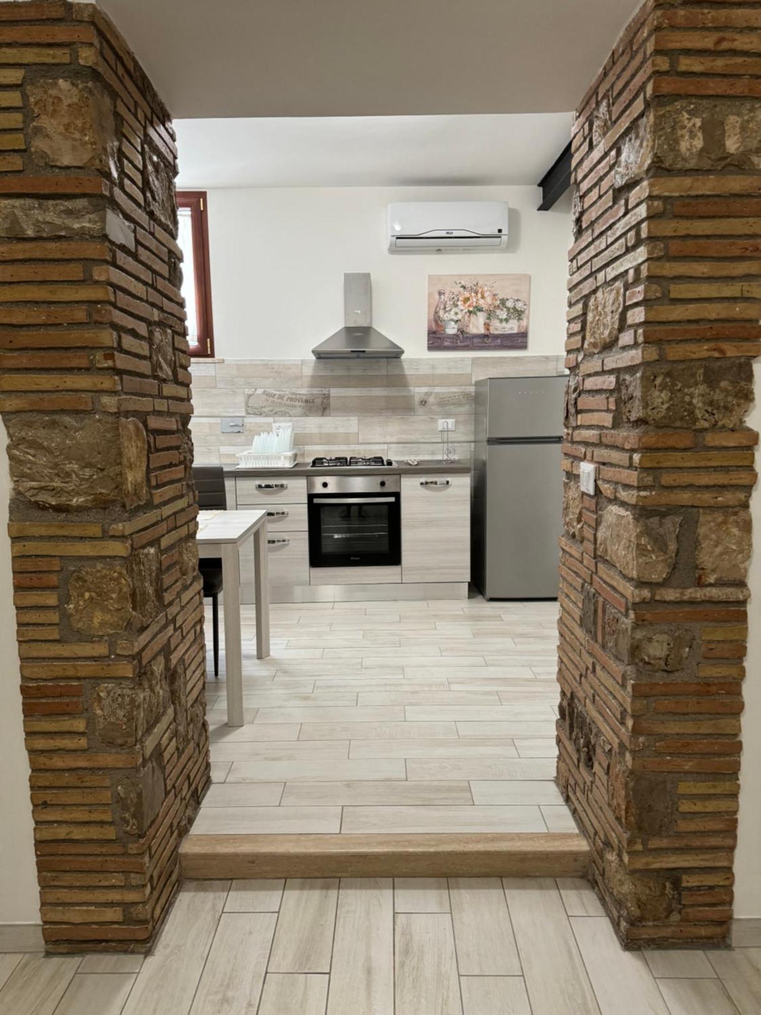 Il Palazzo Dell'Alto Prelato Hotel Fondi Buitenkant foto